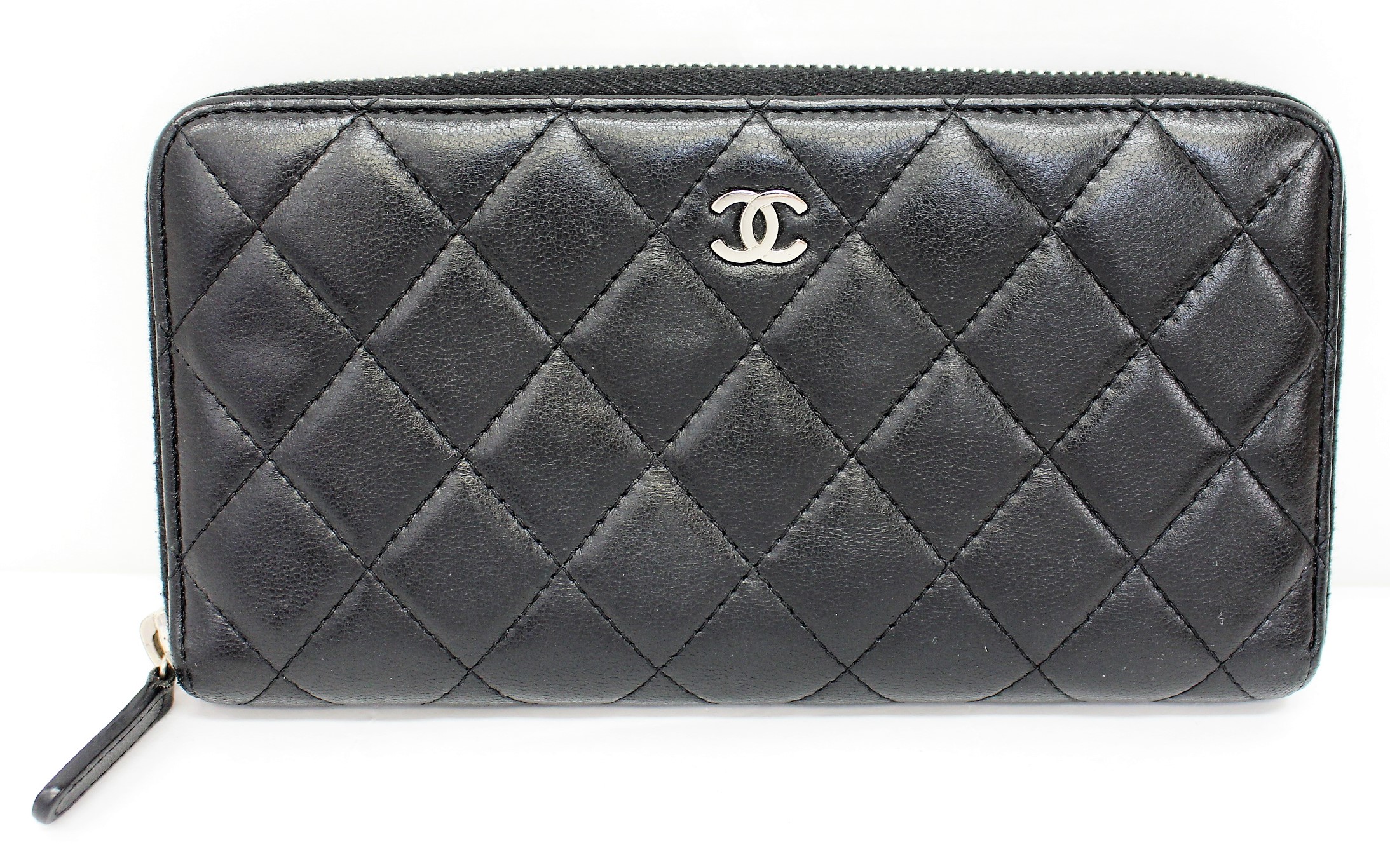 シャネル マトラッセ「ラウンドファスナー長財布」お買取り致しました