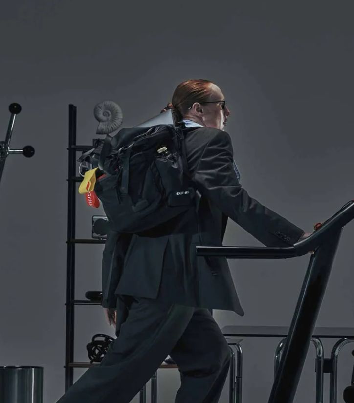 DONE! - East+West Nylon M (ブラック) ナイロン バックパック | 4.444glad