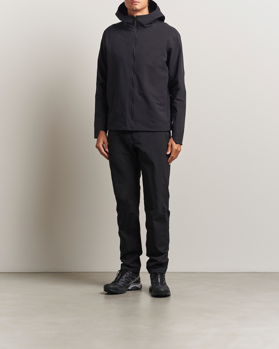 Arc'teryx Veilance Isogon GORE-TEX Hooded Shell Jacket Black at