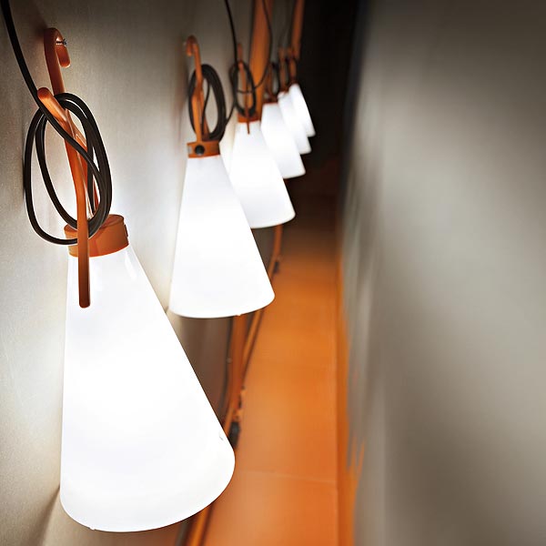 FLOS(フロス) MAYDAYメイデイ|カッシーナ・イクスシー 公式オンライン