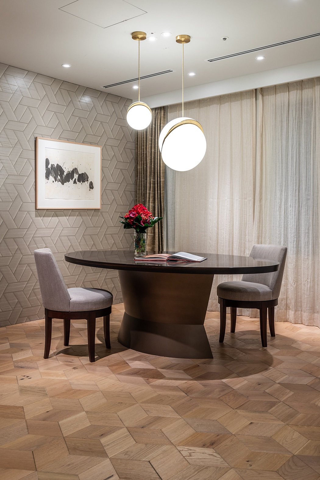 JANICE（ジャニス テーブル） PHILIPPE HUREL | カッシーナ・イクスシー