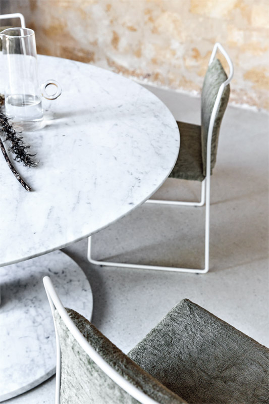 TULU（ツル スタッキングチェア） Cassina | カッシーナ・イクスシー