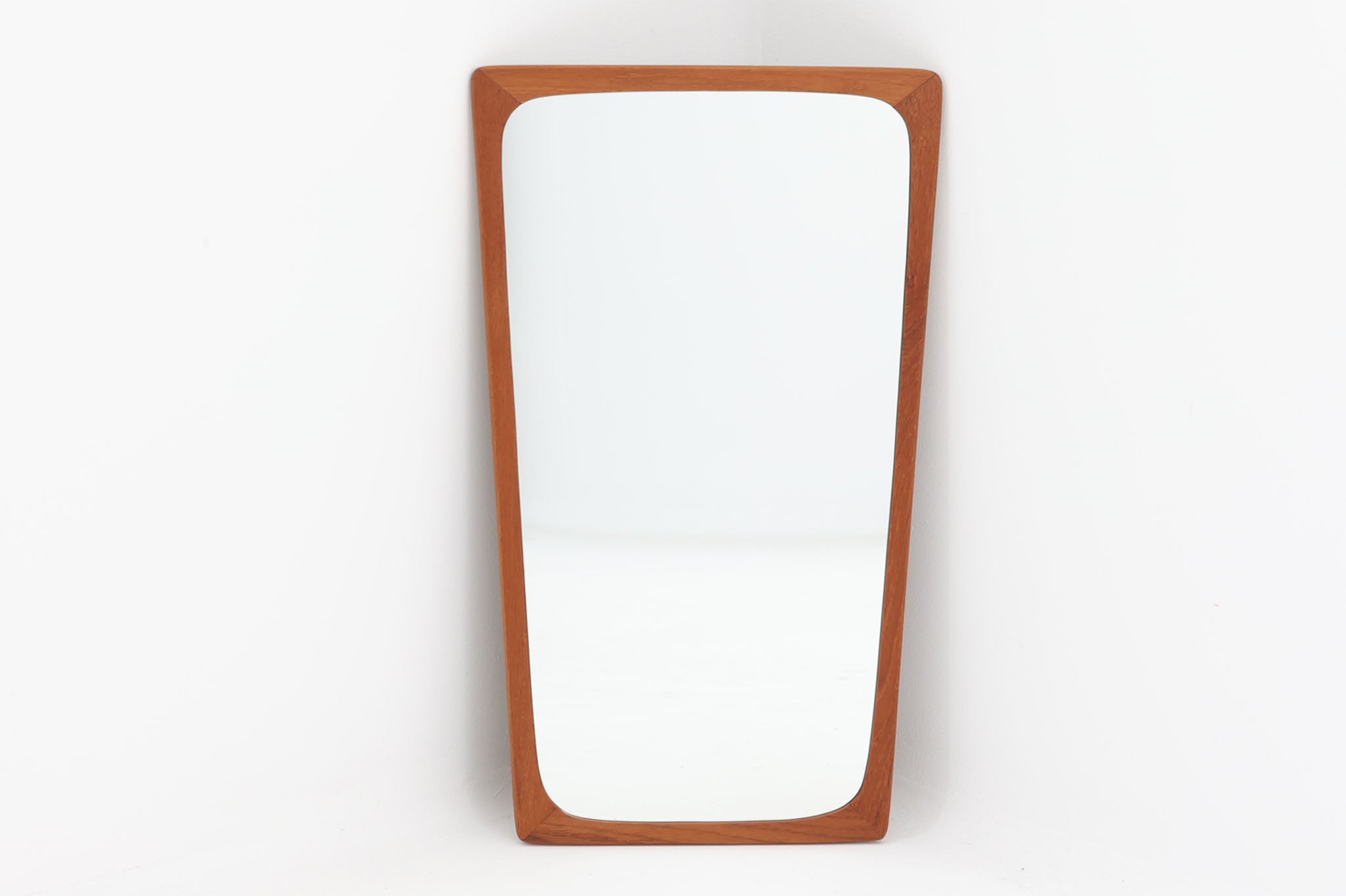 北欧ビンテージ アクセサリー ミラー | 洗練されたデザインと実用性が