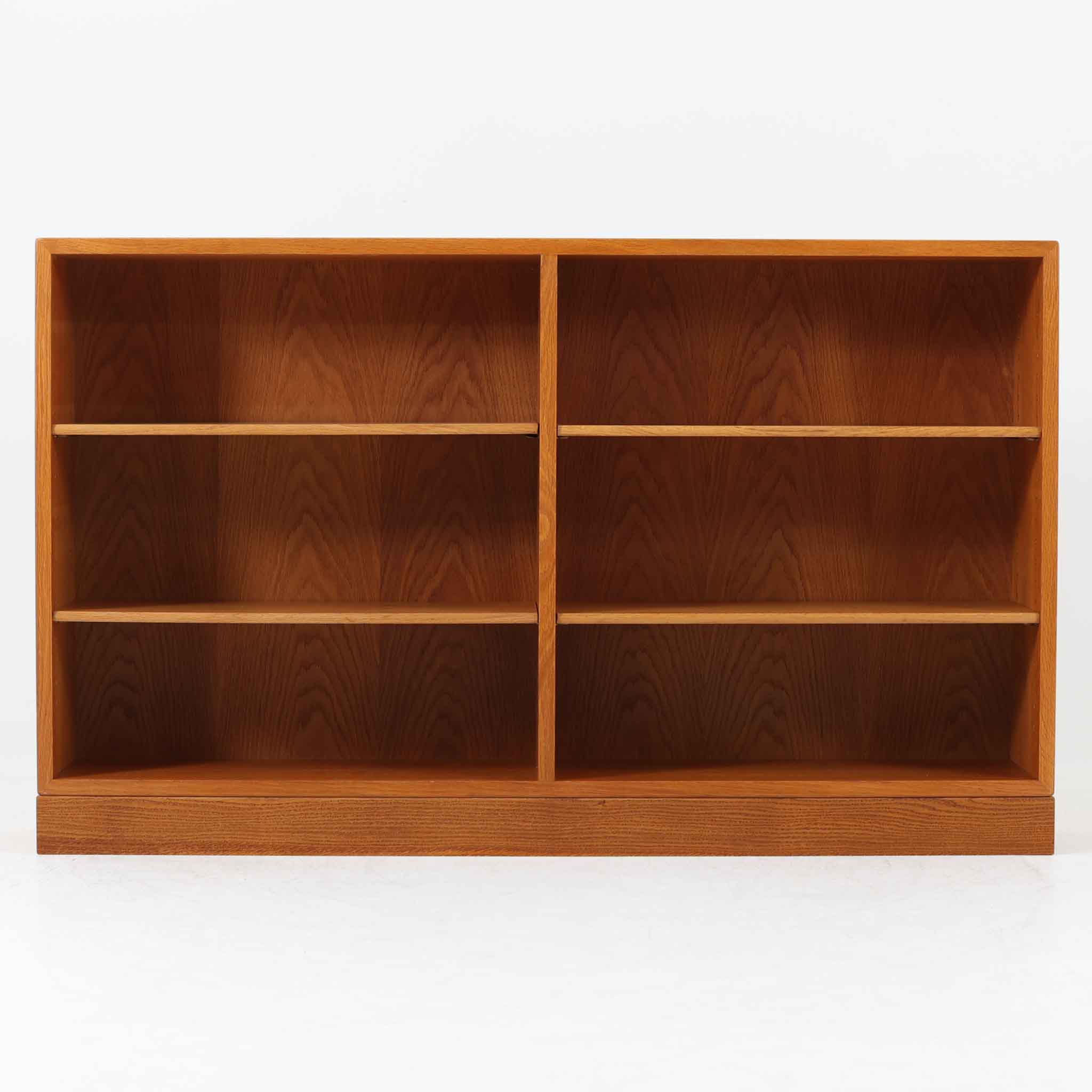 北欧ビンテージ家具ブックシェルフ | スタイリッシュで使い勝手の良い