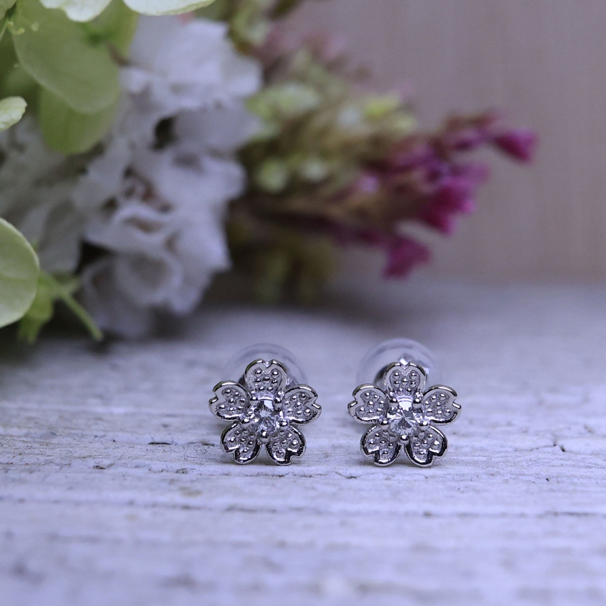 プラチナ950「桜」ピアス – 宝石修飾工房波多ゑ