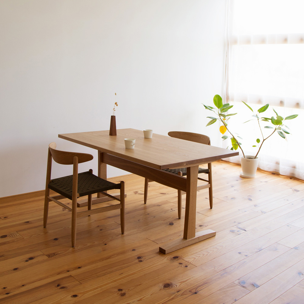 ナラ材のダイニングテーブル5273(140×85㎝）・T-186 家具工房クラポ