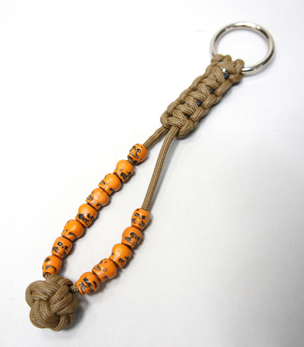 スカルビーズがアクセント！アウトドアスタイルキーホルダー！☆Skull