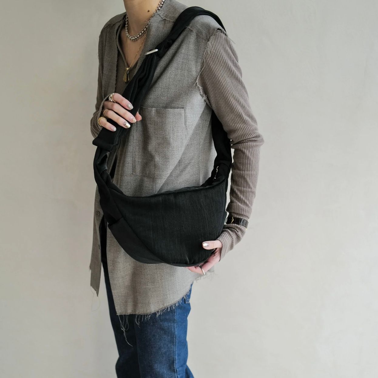 ITTI - 【残りわずか】Annie Puffer Mini Moon Bag(CERATO BRIGHT