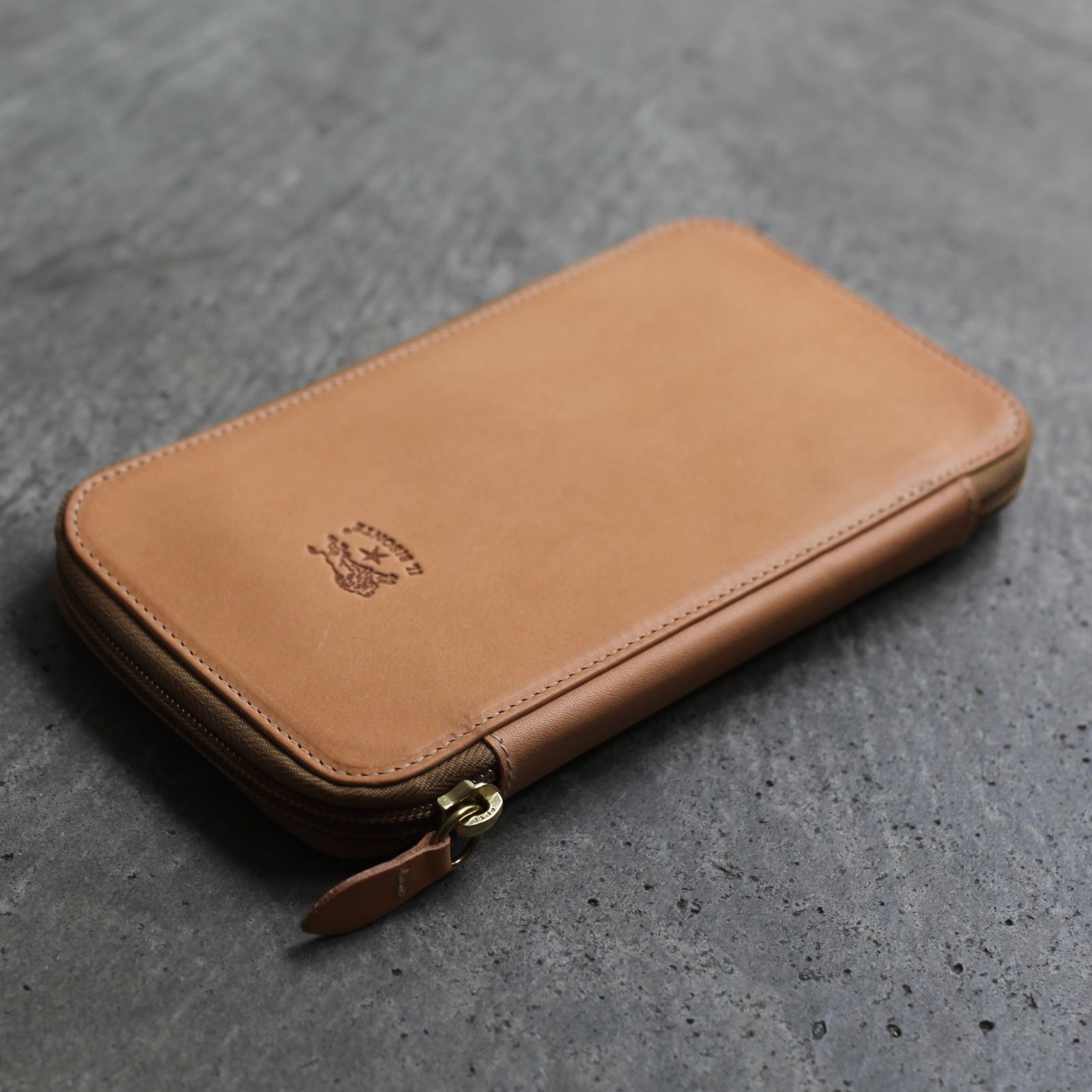 IL BISONTE - 【残り一点】ジップアラウンドロングウォレット