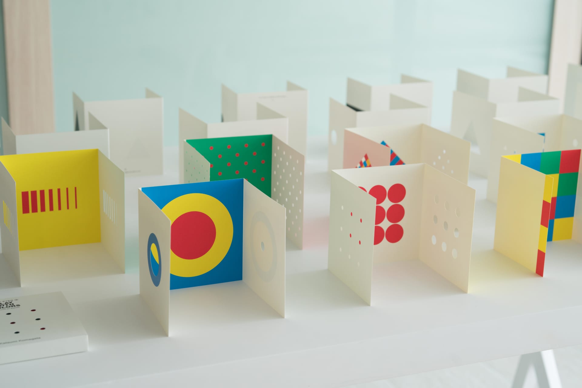 造本作家・駒形克己の足跡をたどる 「小さなデザイン 駒形克己展」が