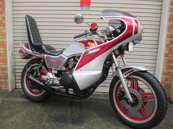 スーパーホーク3 カスタムRカラー 旧車バイク・絶版車バイク BANBAN車輌館