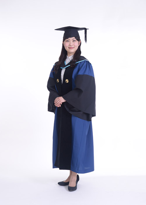 博士(Doctor) 着衣イメージ｜アカデミックガウン受付サイト｜東京大学
