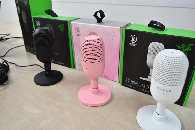 Razerから1,680万色に発光するハイスペックマイク「Razer Seiren V3