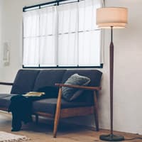 ミッドセンチュリーモダンなSvanteフロアスタンド｜リビング空間の