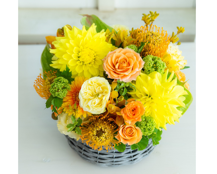 プロにおまかせ豪華アレンジメント 黄色・オレンジ系 XL｜祝電の