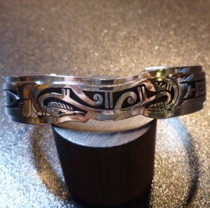 ホピ Berra・Tawahongva ベラ・タワホングヴァ オーバレイ バングル