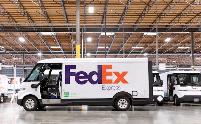 BrightDrop'tan FedEx'e ilk büyük elektrikli minivan teslimatı