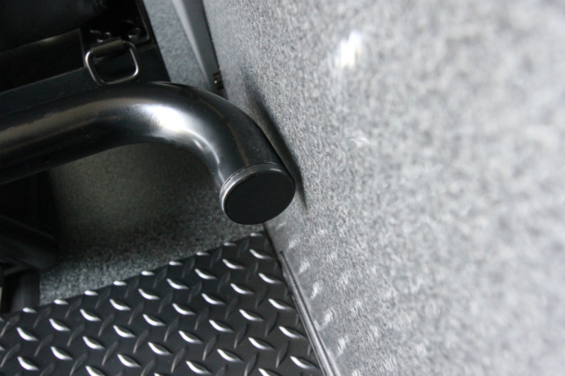 シートに直接装備！バイク用シートタイヤストッパー｜トランポ