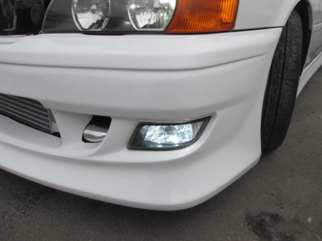 JZX100チェイサー後期のフォグライトHID HB4 35W6000Kホワイト取り付け