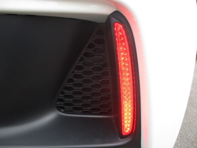 ホンダS660にストップランプ対応LEDリフレクターを取り付け！｜交通