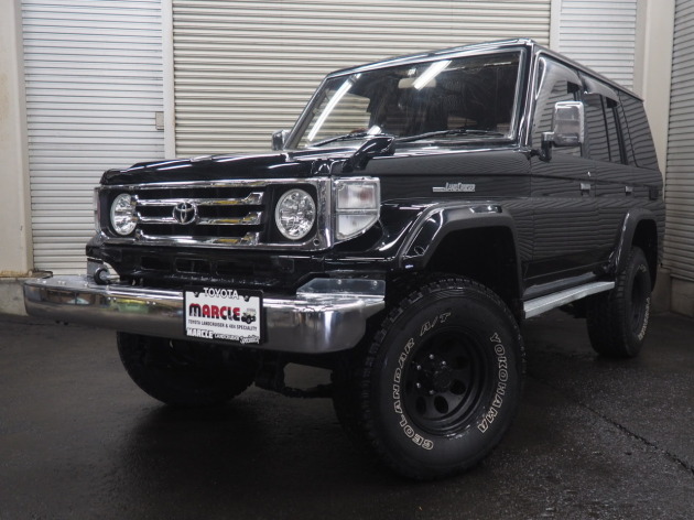 ランクル77ZXサンルーフブラックボディ！リフトアップ済みの仕上がり