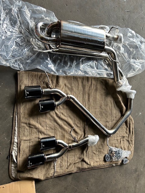 ランドクルーザー200 WALD サイド出しマフラー 交換！｜チューニング