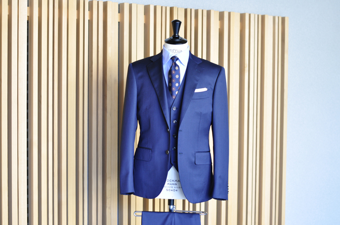 オーダースーツの紹介-REDA 無地ネイビースリーピース- – 名古屋で