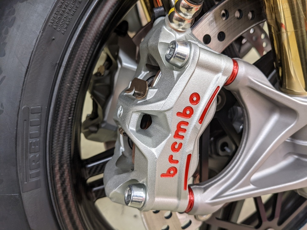 正にレース仕様！ brembo Stylema R - de