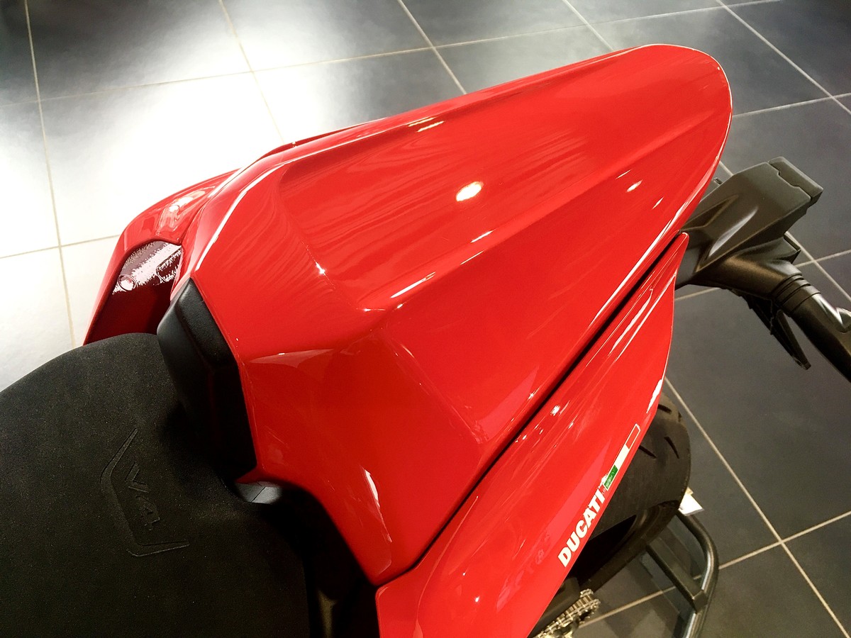 ETCタンデムシートカバー レッド | ドゥカティ等のパーツ開発・販売