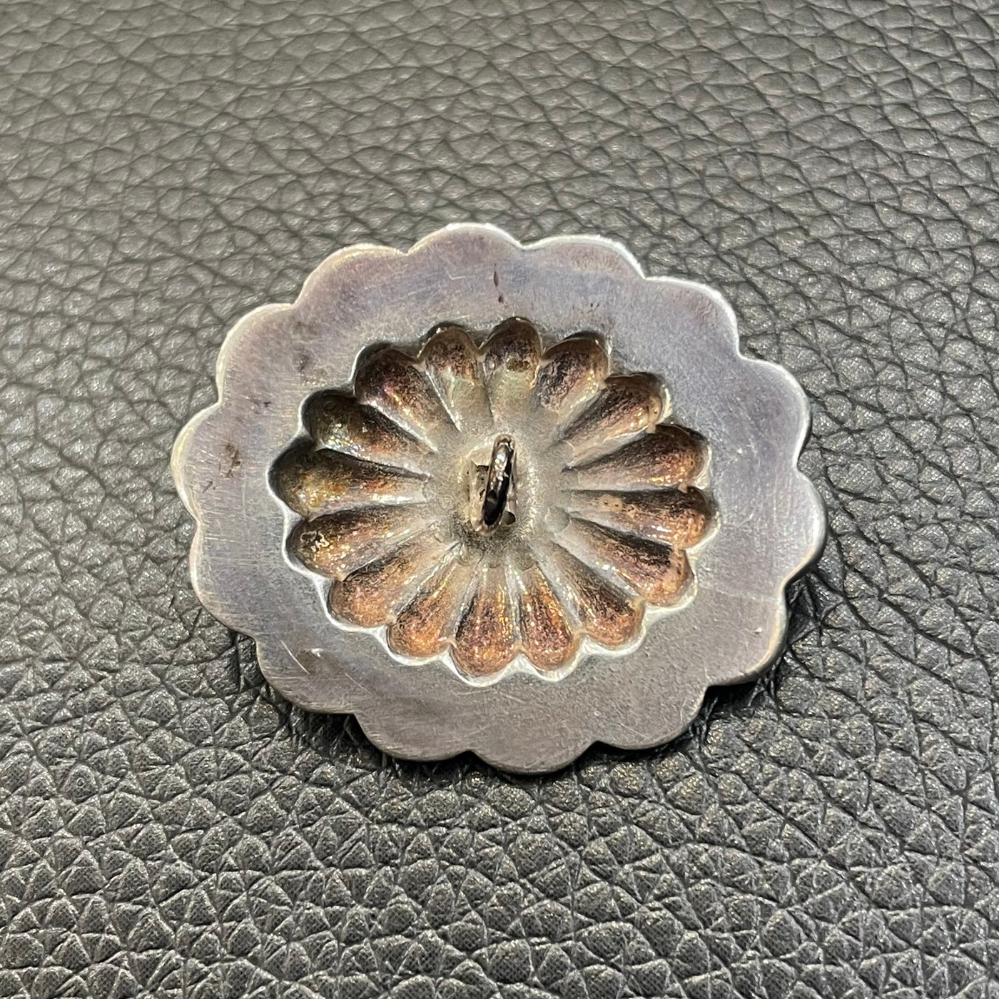 ゴローズ goro's [OLD]金縄TQフラワーコンチョ(横) – DELTAone