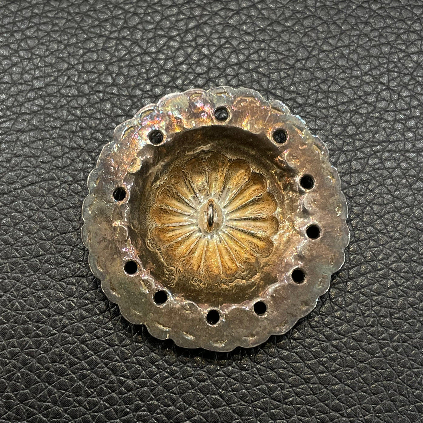 ゴローズ goro's ※特別SALE※SVフラワーコンチョ(大)※雰囲気あり – DELTAone