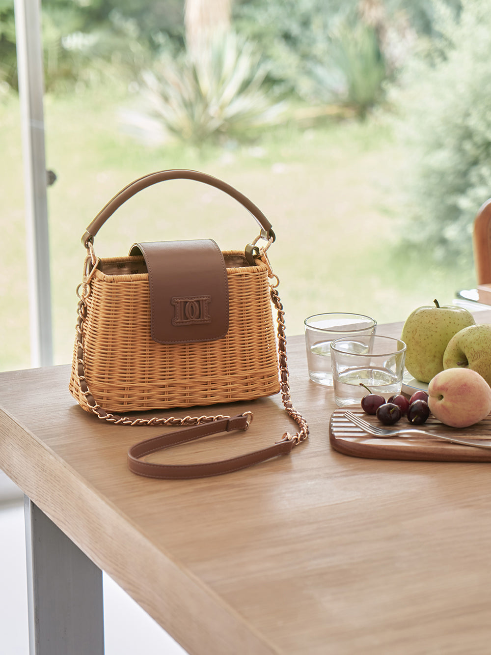 ロゴレザーラタンバッグ – Darich (ダーリッチ)