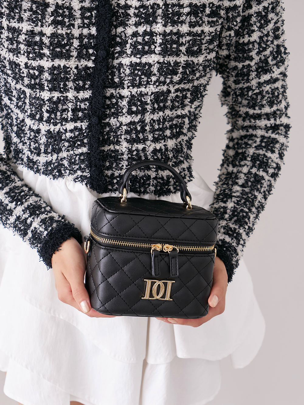 ゴールドパーツ】キルティングスクエアミニバッグ – Darich (ダーリッチ)