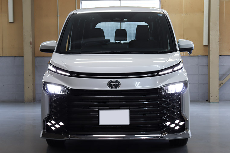 90系ヴォクシーで実現できそうなLEDカスタムを検証