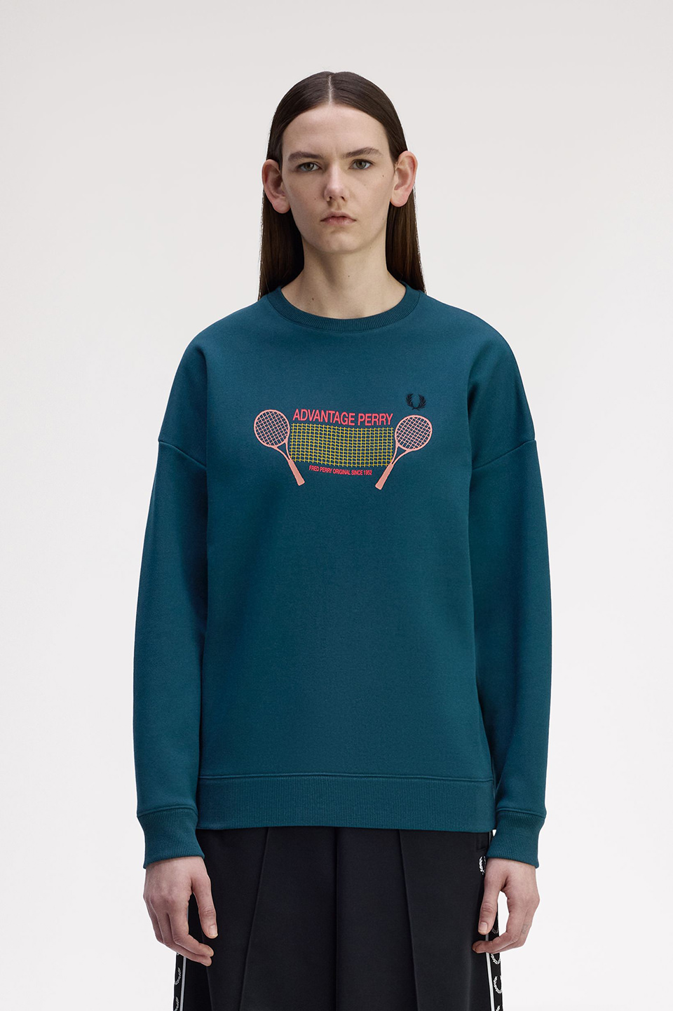 Printed Sweatshirt(10 Z23：DARK PETROL): | FRED PERRY JAPAN