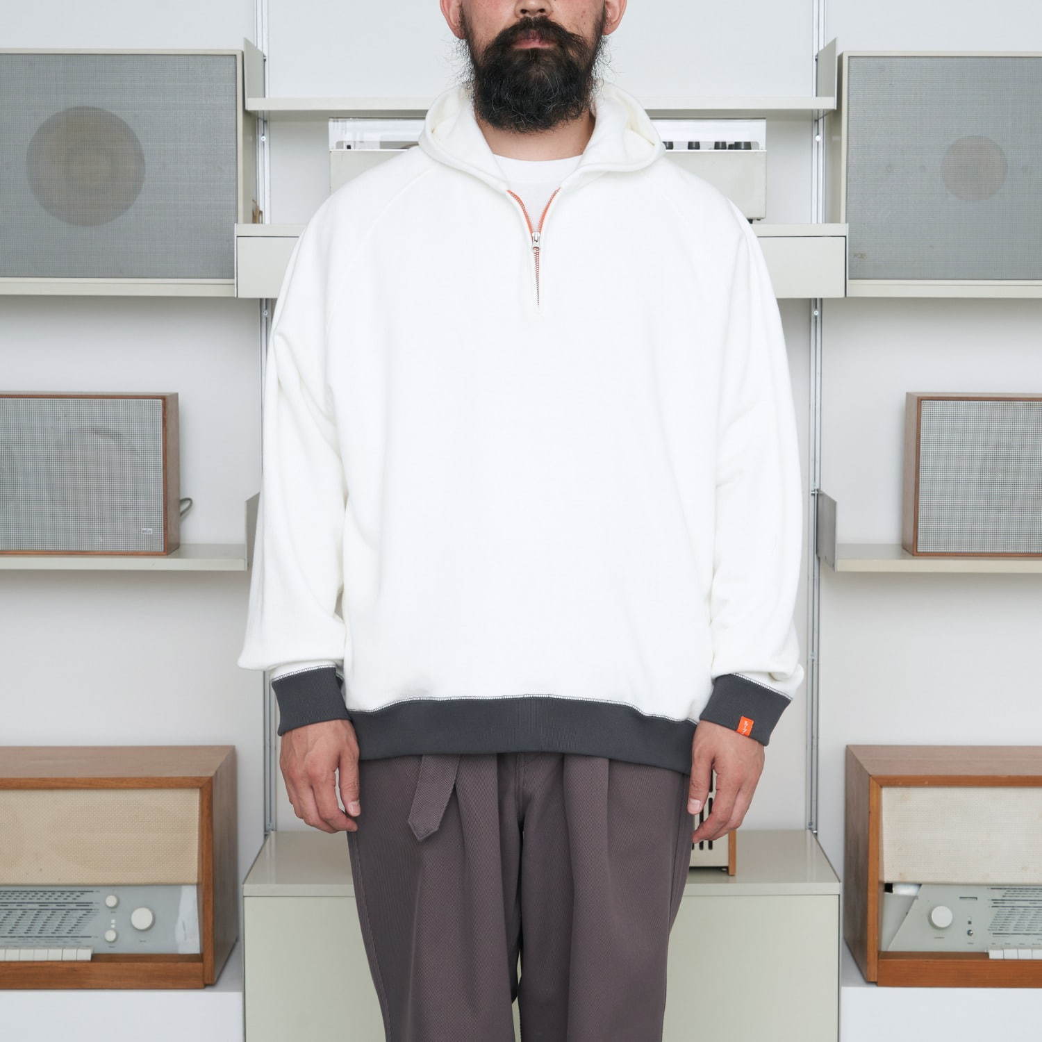 グラフペーパー×ループウィラーのハーフジップパーカー、“名作