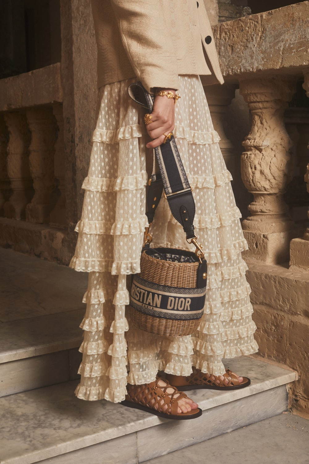 ディオール 20年リゾート新作バッグ、透かし模様×植物柄「レディ