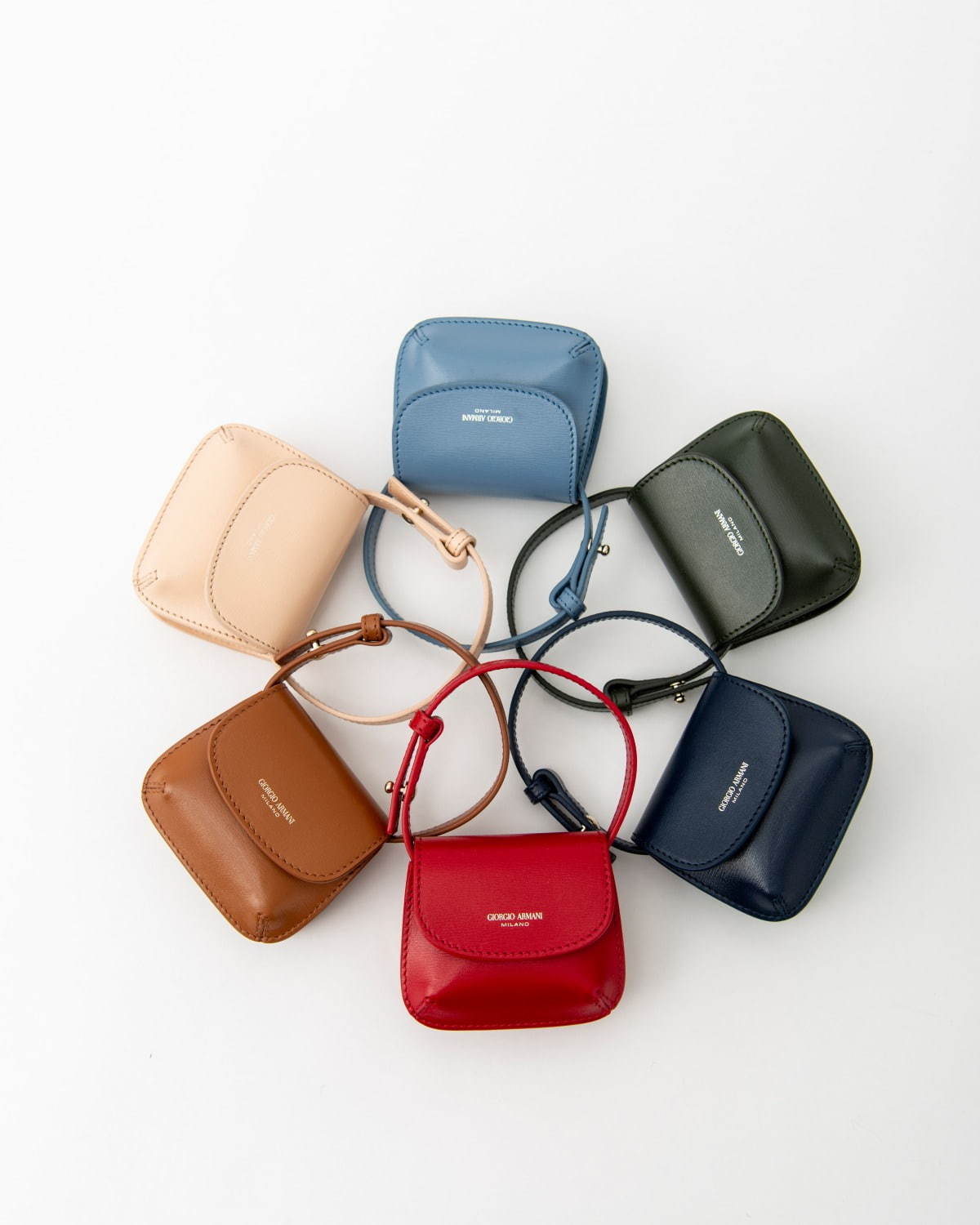 ジョルジオ アルマーニのアイコンバッグ「ラ プリマ」から新色、ミニ