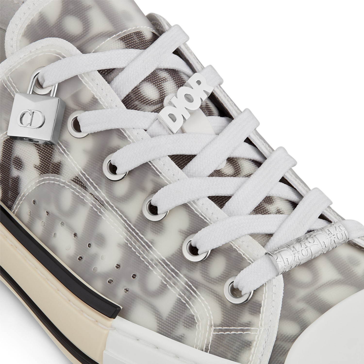 ディオールのメンズスニーカー「B23」を自分だけの一足に、DIORロゴ