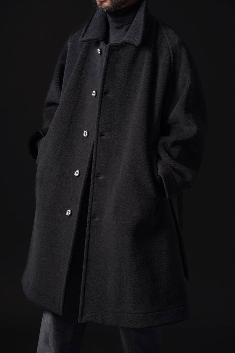 インバーティアのレショップ限定コート、ヘリンボーンのバルカラー