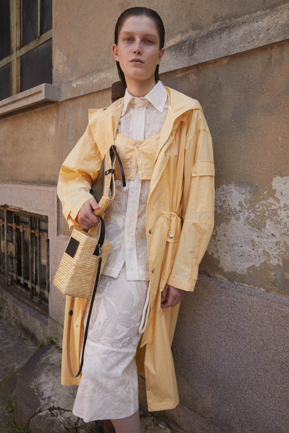 プラン シー24年春夏バッグ“ストロー素材”×刻印入りブラックレザー