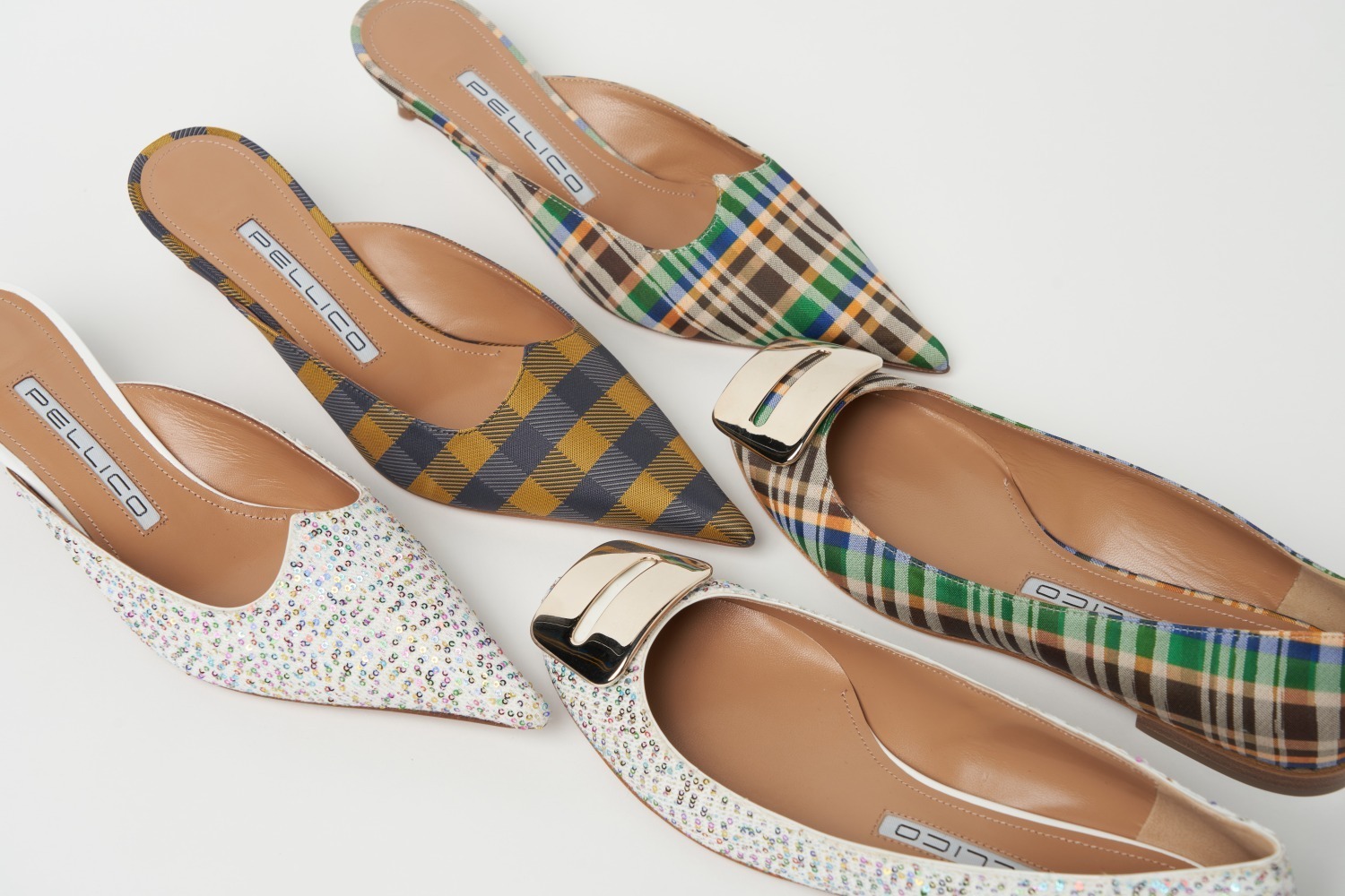 ペリーコ“アーカイブ素材”のシューズ、スパンコール輝くパンプス