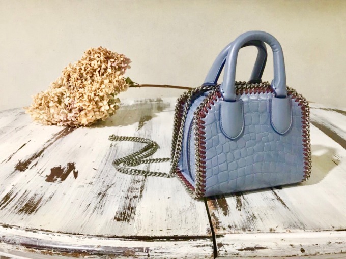 ステラ マッカートニーのバッグ「ファラベラ ボックス」から、メゾン