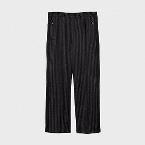 ニードルズ“蝶の刺繍入り”トラックパンツがストライプ柄に