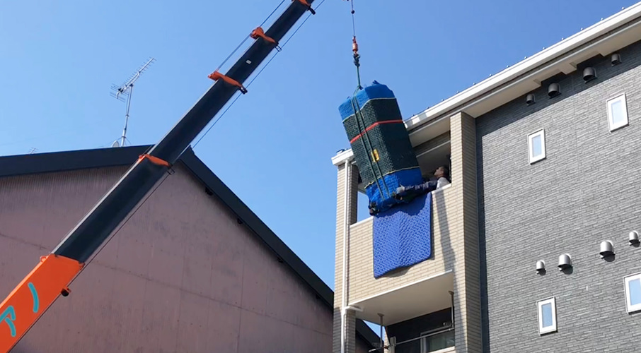 バルコニーからのソファの搬入 | フランネルソファマガジン | ソファ