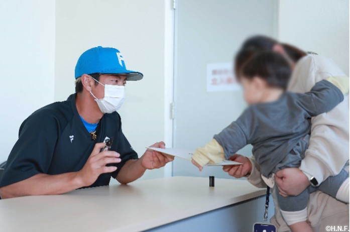 キャンプ地でのサイン会について | 北海道日本ハムファイターズ