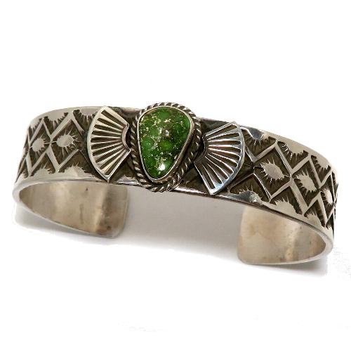 インディアンジュエリー ターコイズ バングル ナバホ族製作のブレスレット