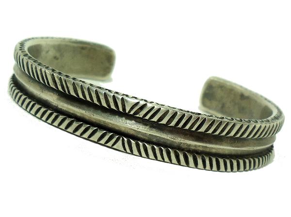 インディアンジュエリー コインシルバーブレスレット・バングル