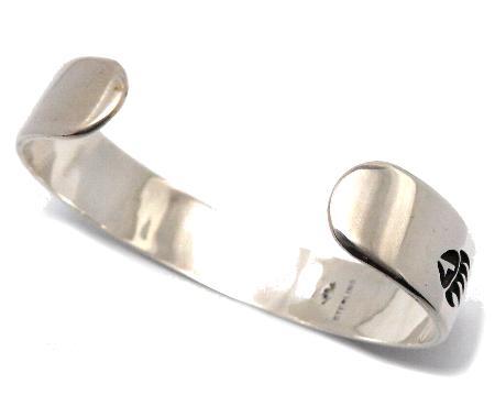 ホピ族のブレスレット・バングル 〔アメリカインディアンが創る〕