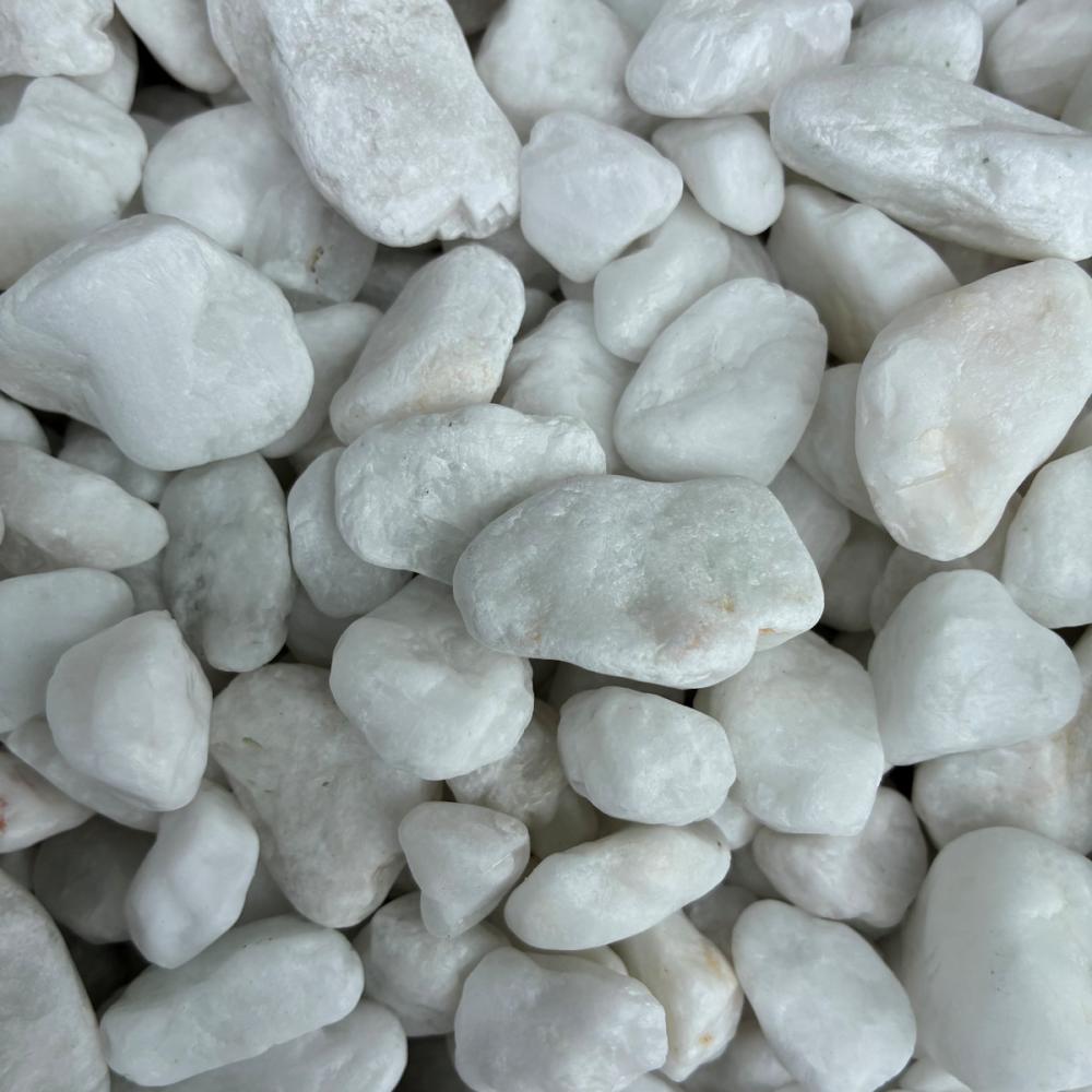 コメリ ガーデンストーン 15～20mm ホワイト 10kg の通販